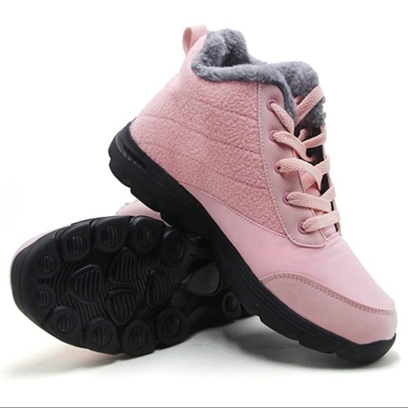 NWOB Women's Pink Snow Boots - Picture 2 of 5